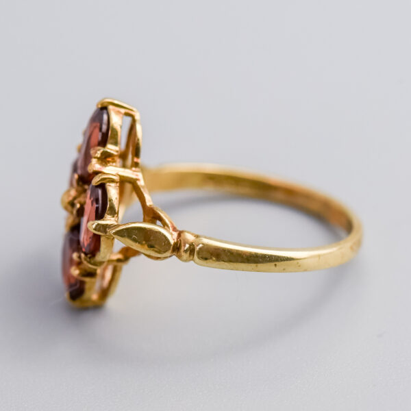 9ct Gold Red Garnet Cluster Ring - Image 2