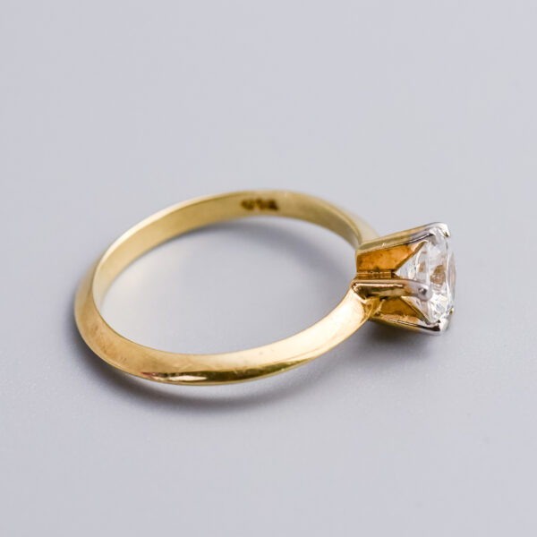 14ct Gold CZ Solitaire Ring - Image 2