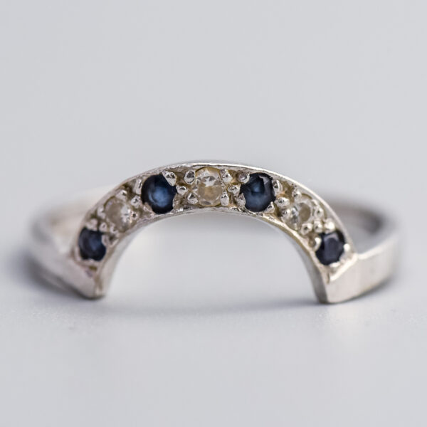 18ct White Gold Sapphire & Diamond Curved Ring