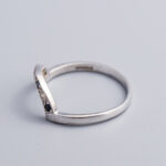 18ct White Gold Sapphire & Diamond Curved Ring