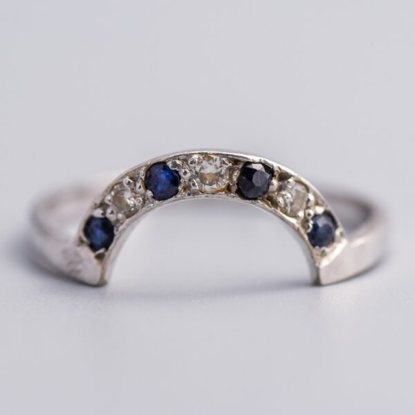 18ct White Gold Sapphire & Diamond Curved Ring