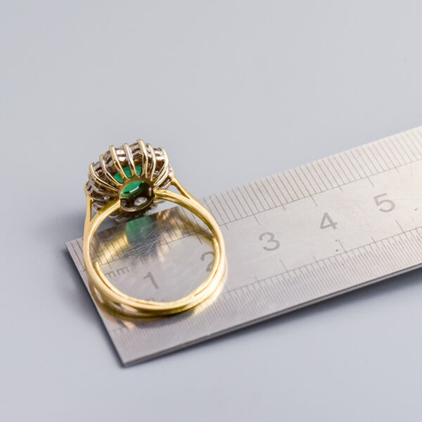 18ct Gold Emerald & Diamond Cluster Ring - Image 6