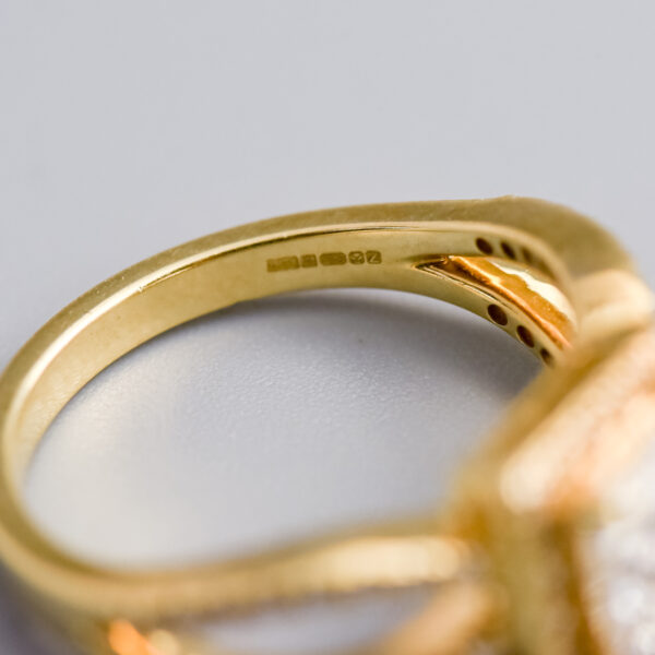 9ct Gold Princess-Cut Diamond Ring - Image 3