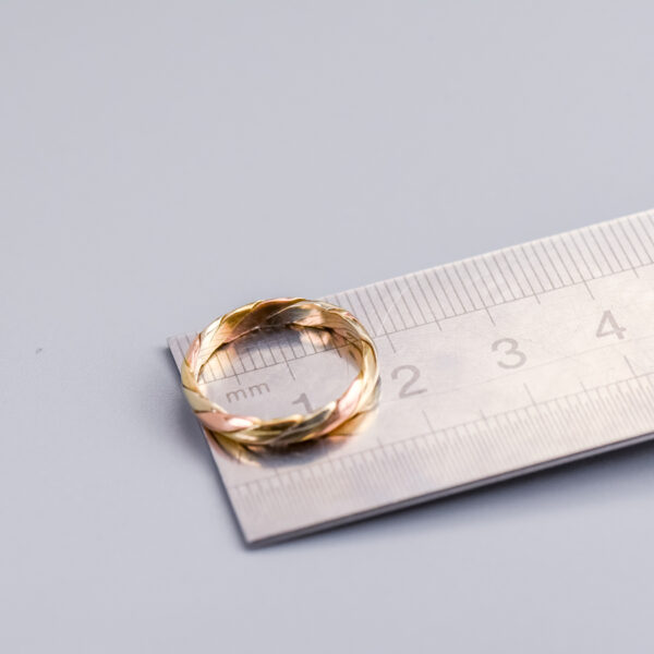 9ct Gold Multi-Tone Twist Band - Image 4