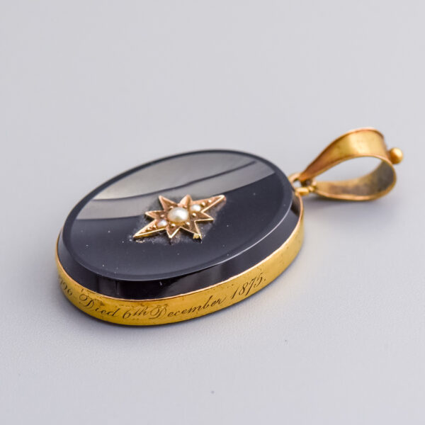 18ct Gold Victorian Onyx & Seed Pearl Mourning Pendant - Image 2