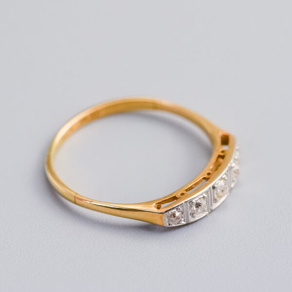 18ct Gold Antique Five Stone Diamond Ring - Image 2