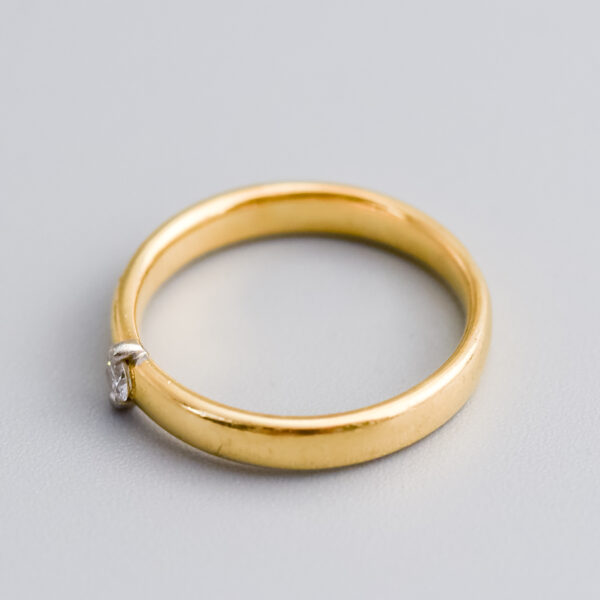 18ct Gold Diamond Band - Image 3