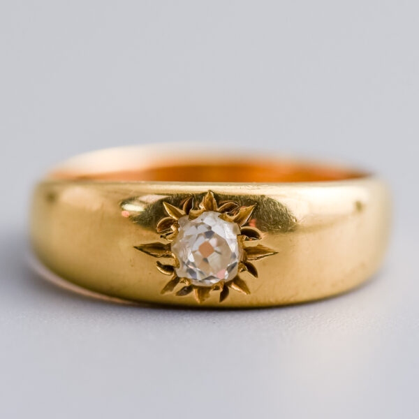 18ct Gold Antique Diamond Gypsy Ring