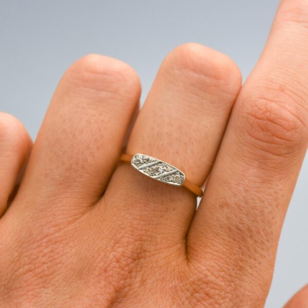 18K Gold Art Deco Diamond Ring