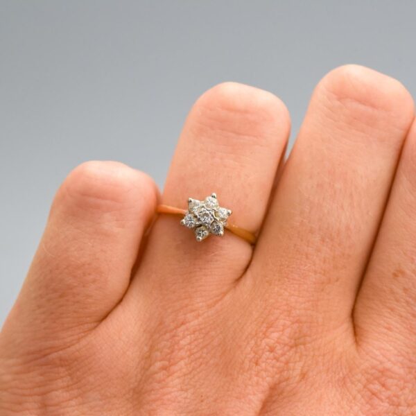 Solid 18K Gold Diamond Daisy Cluster Ring