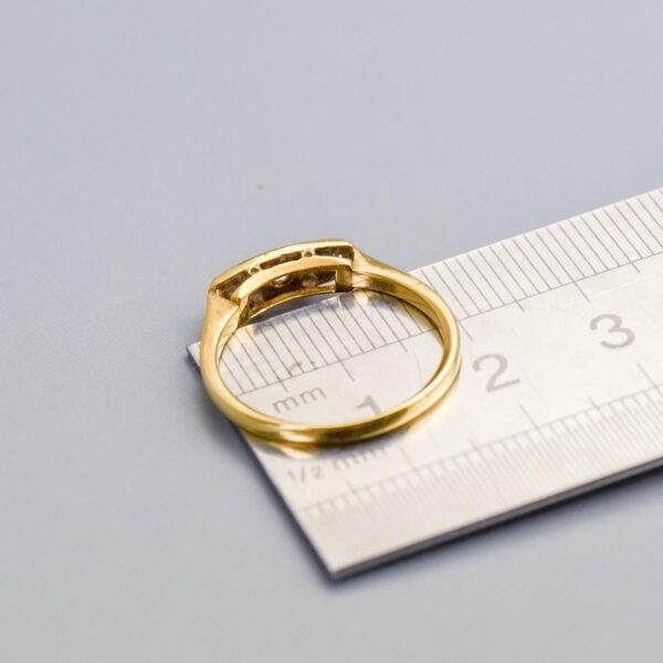18K Gold Art Deco Diamond Ring