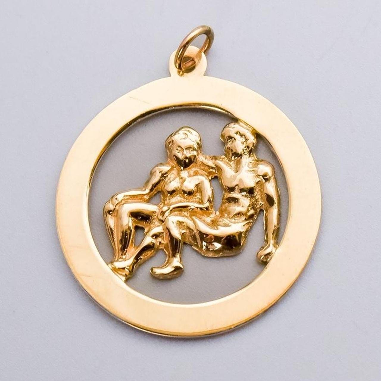 9K Gold Star Sign Pendant