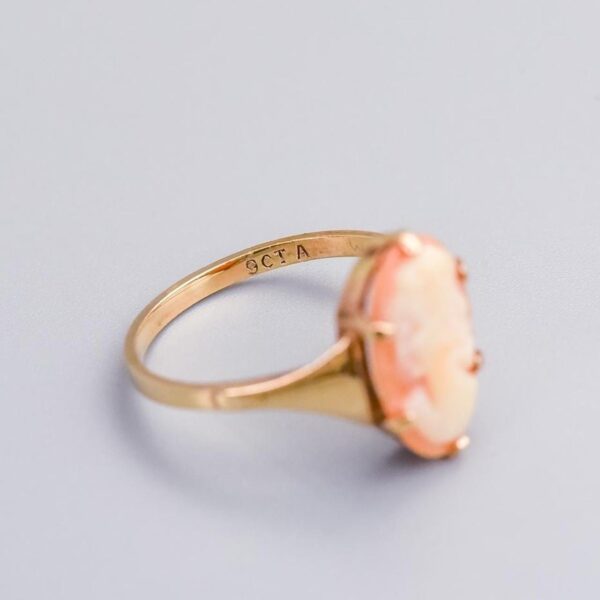 9K Gold Cameo Ring