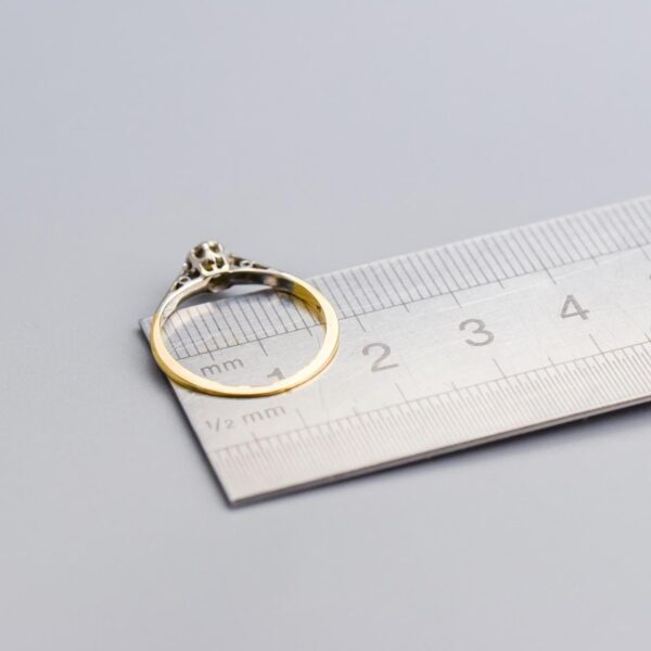 18K Gold Art Deco Diamond Ring