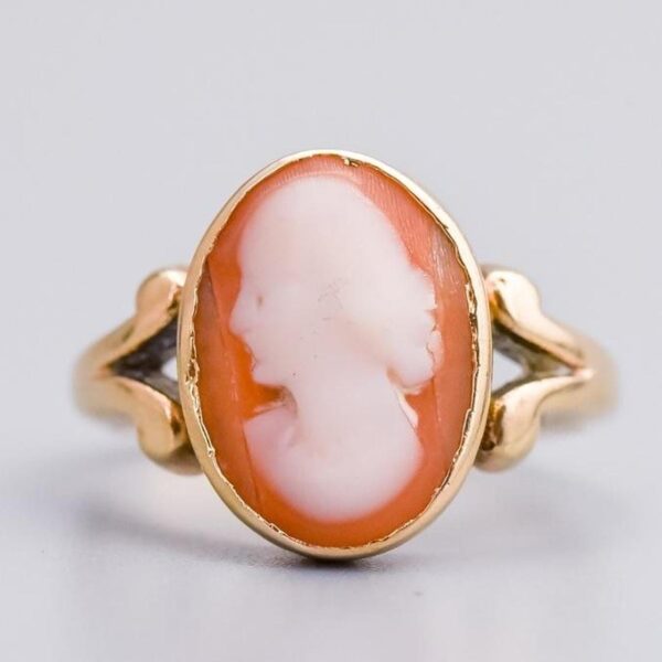 9K Gold Cameo Ring