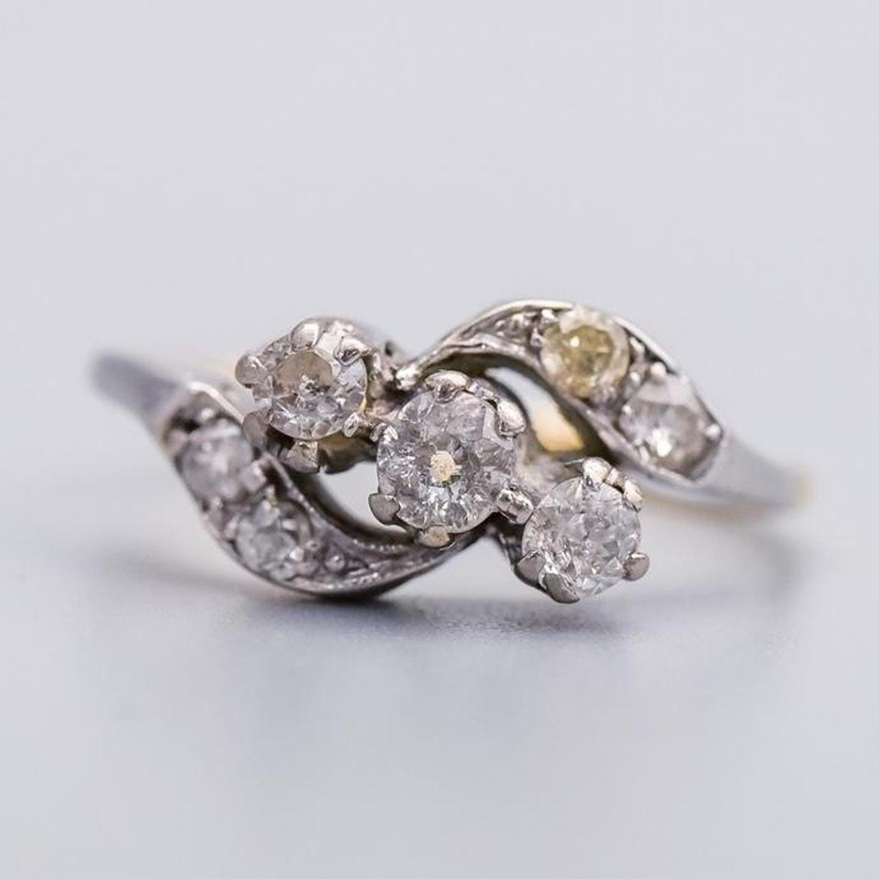 18K Gold Antique Diamond Crossover Ring