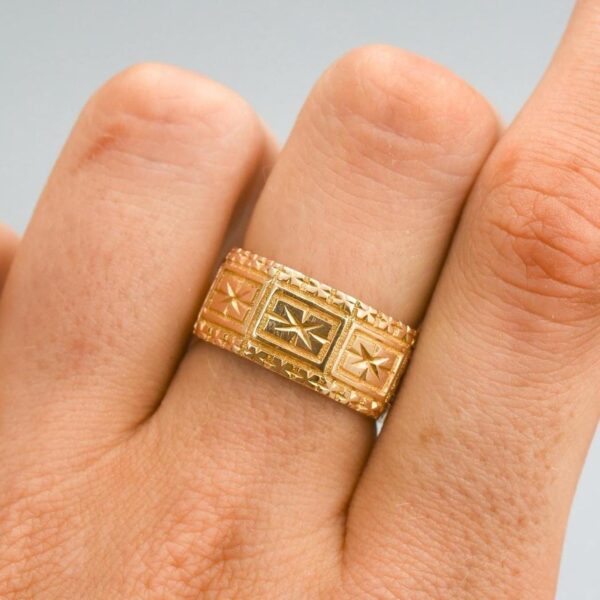 18K Gold Edwardian Starburst Band
