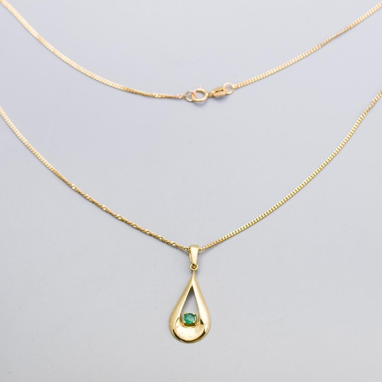 9K Gold Emerald Teardrop Pendant