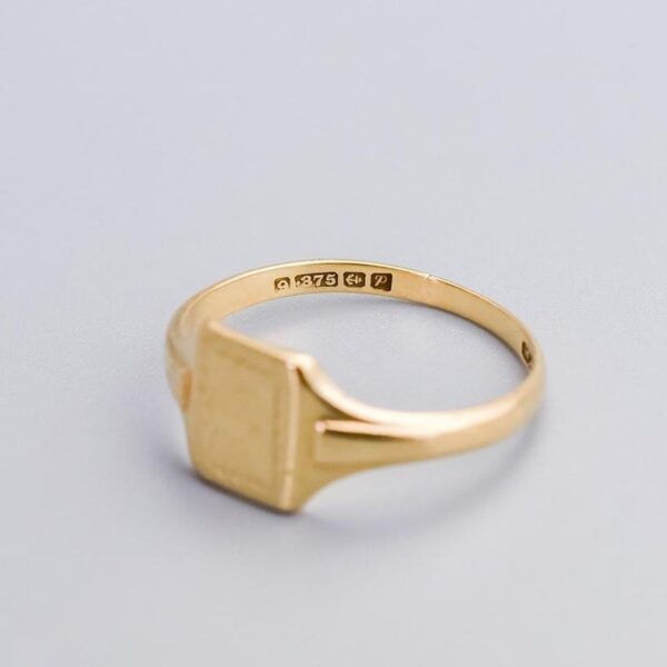 9K Gold Rectangular Signet Ring