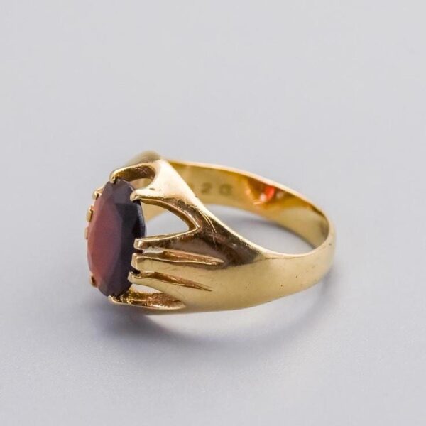 9K Gold Red Garnet Ring