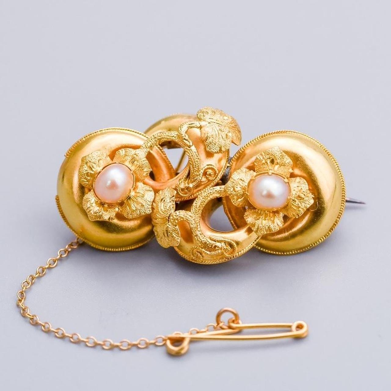 18K Gold Victorian Pearl Brooch