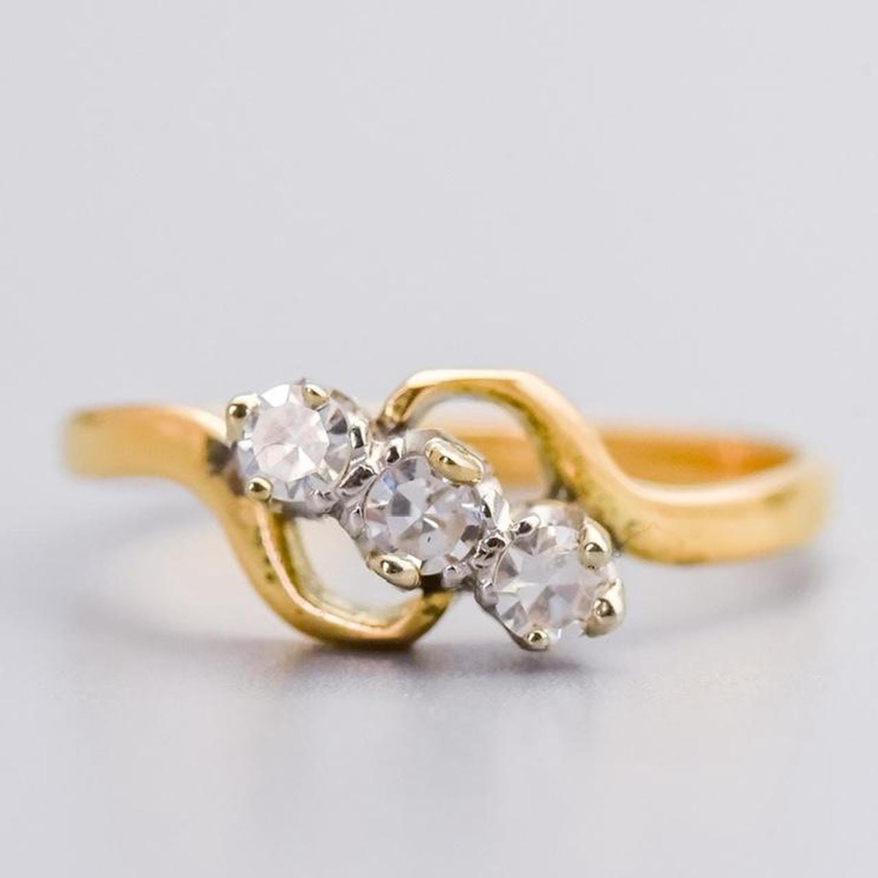 18K Gold Antique Diamond Crossover Ring