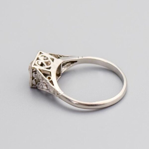 Platinum Art Deco Diamond Ring
