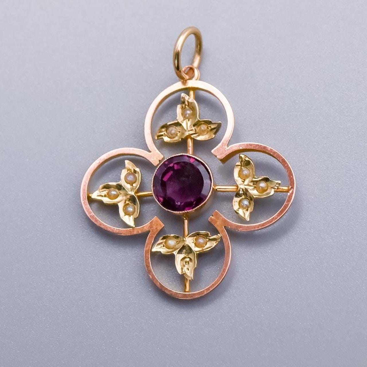 9K Gold Tourmaline Flower Pendant