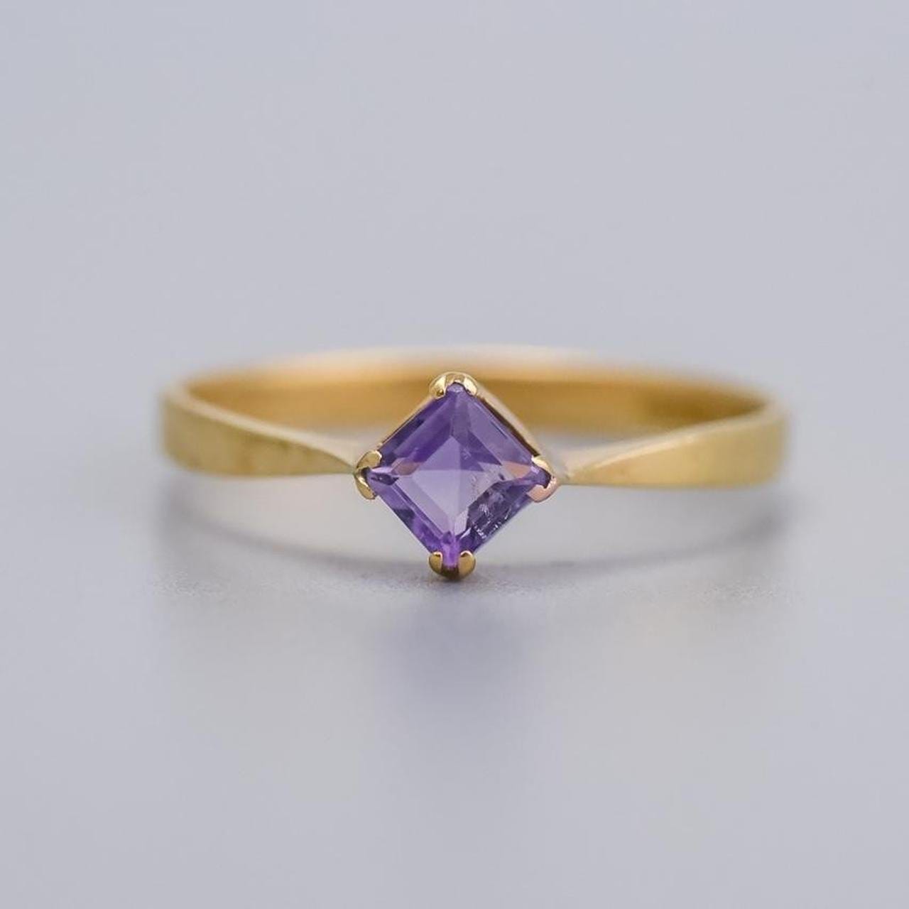 18K Gold Amethyst Ring