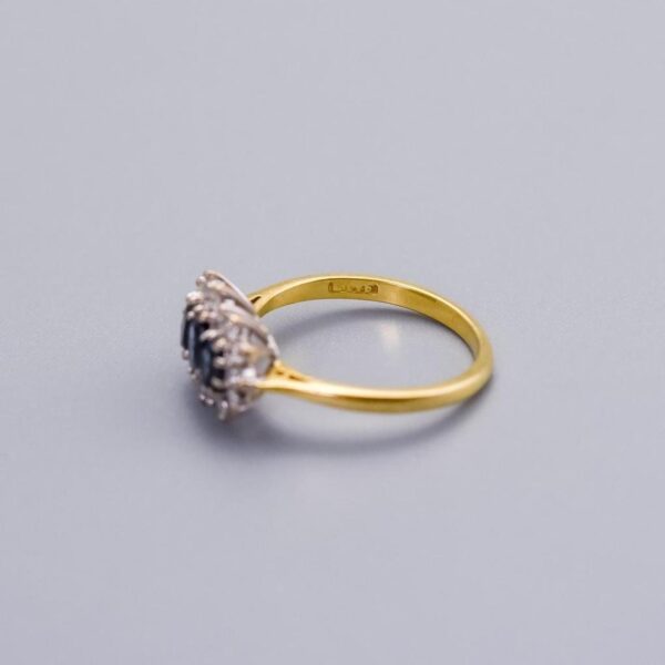 18K Gold Sapphire and Diamond Ring