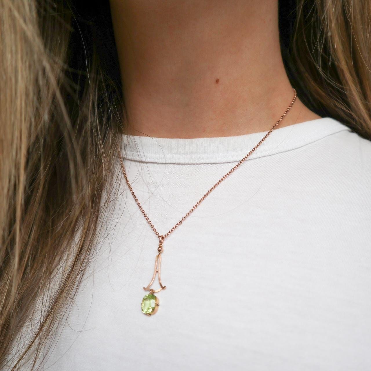 9K Gold Peridot Pendant Necklace