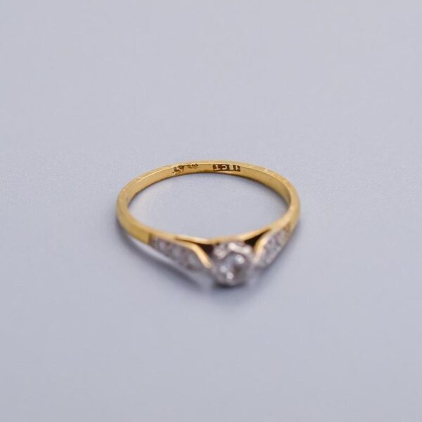 Solid 18K Gold Art Deco Diamond Ring