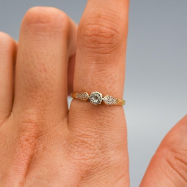 Solid 18K Gold Art Deco Diamond Ring