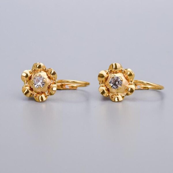 18K Gold Diamond Flower Earrings
