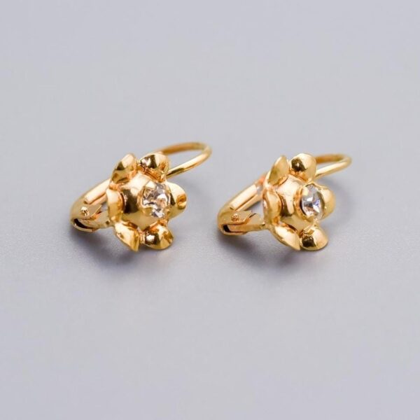 18K Gold Diamond Flower Earrings
