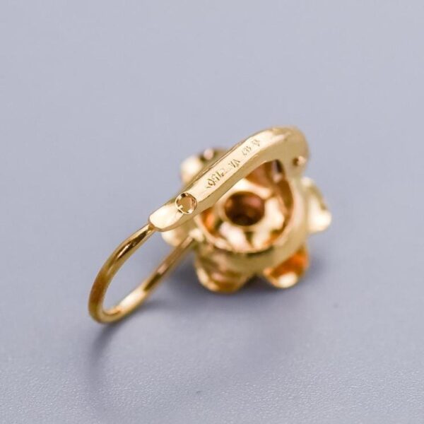 18K Gold Diamond Flower Earrings