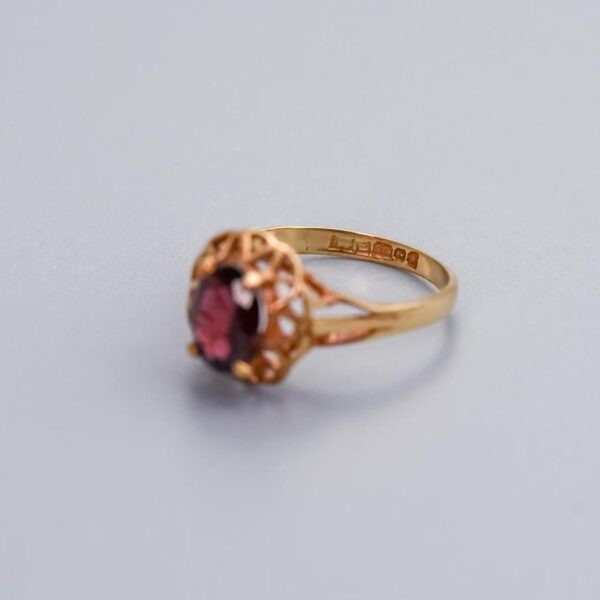 9K Gold Garnet Ring