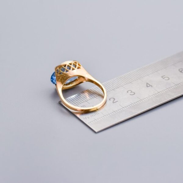 18K Gold Blue Topaz Ring