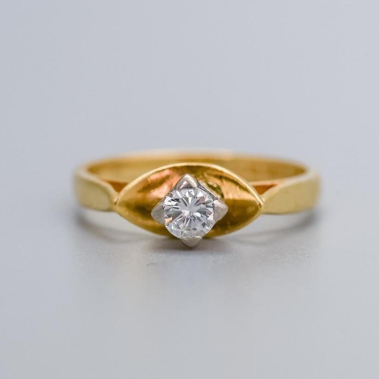 18K Gold Abstract Diamond Ring