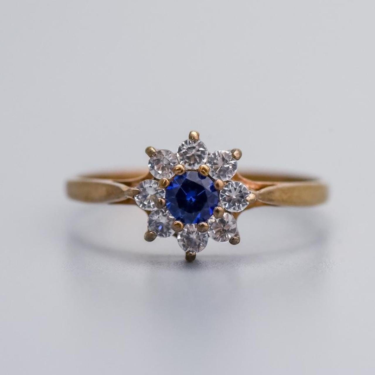 9K Gold Sapphire & CZ Ring