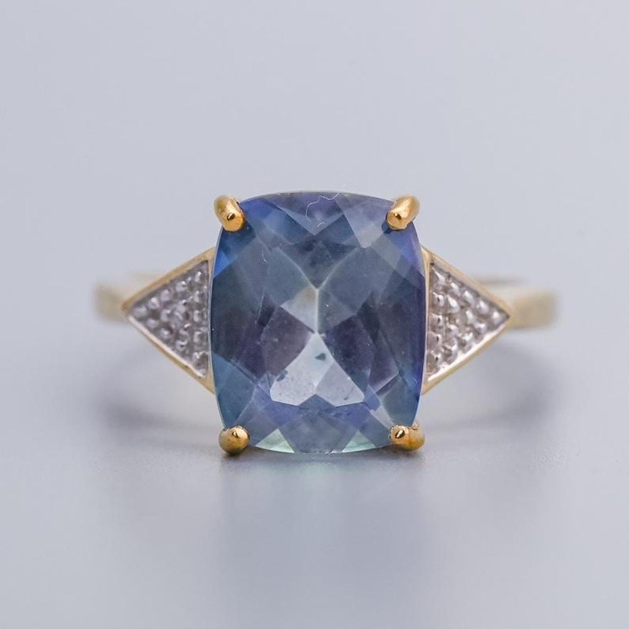 9K Gold Topaz Ring