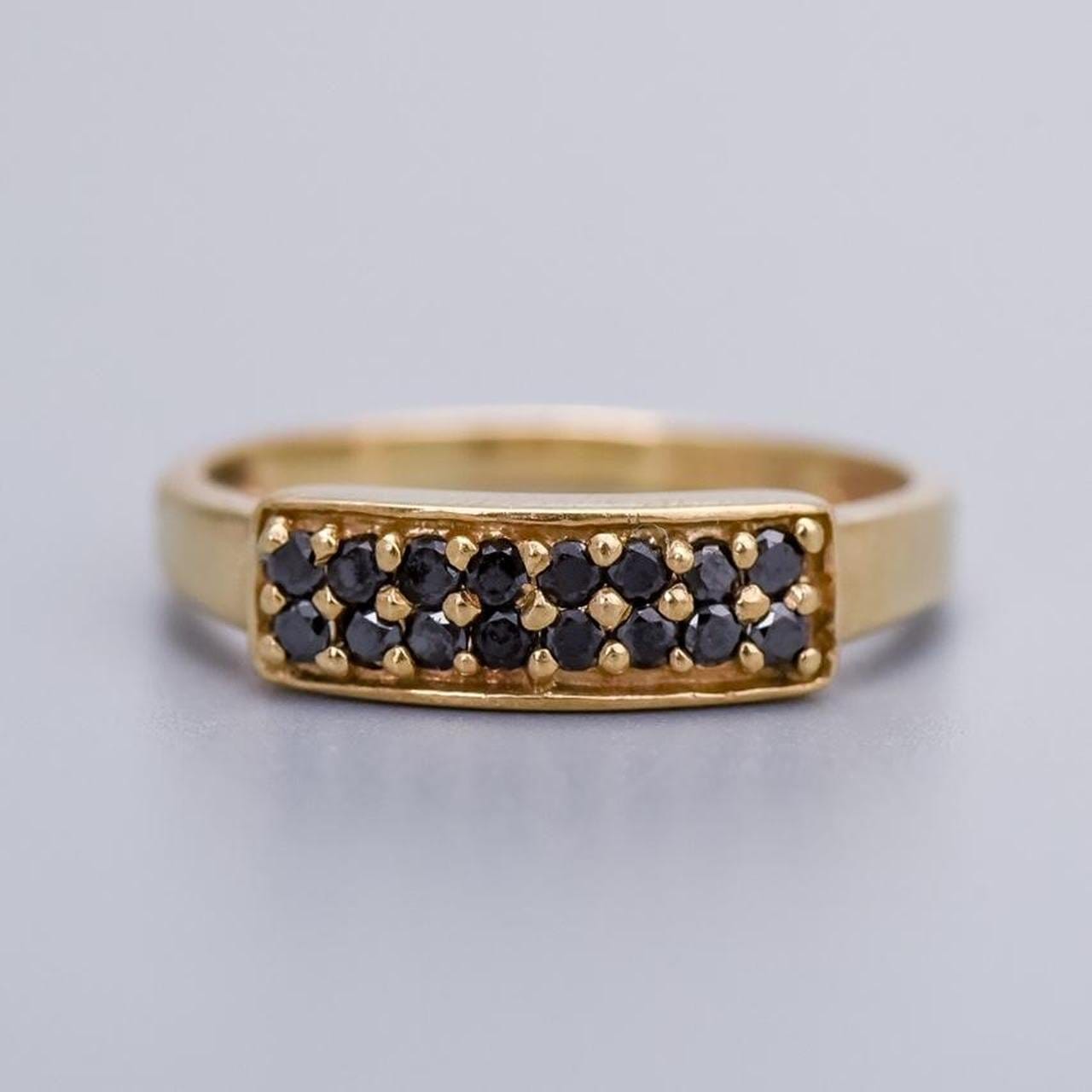 9K Gold Sapphire Cluster Ring