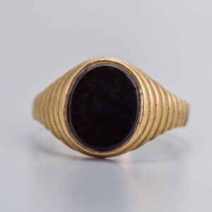 9K Gold Onyx Signet Ring