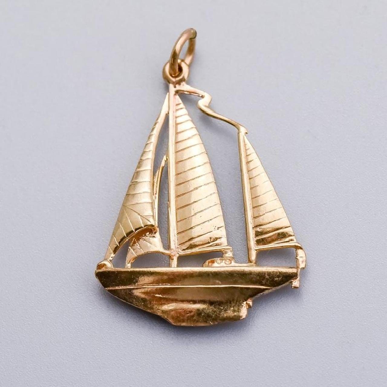 9K Gold Sailboat Pendant