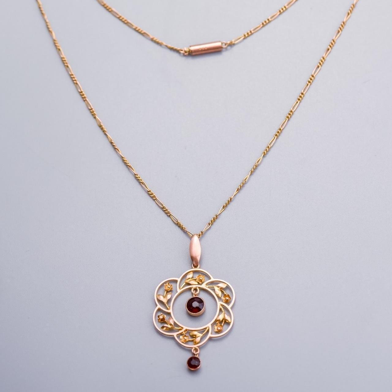 9K Gold Antique Garnet Lavalier Necklace