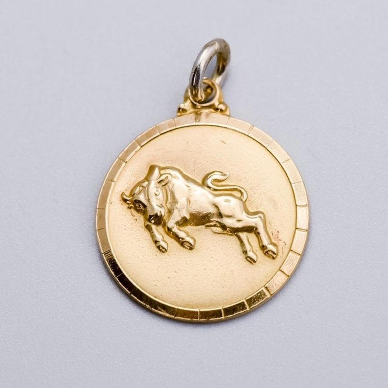 9K Gold Taurus Star Sign Pendant