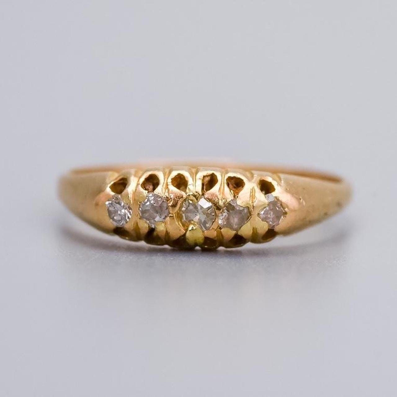 18K Gold Antique Five Diamond Ring