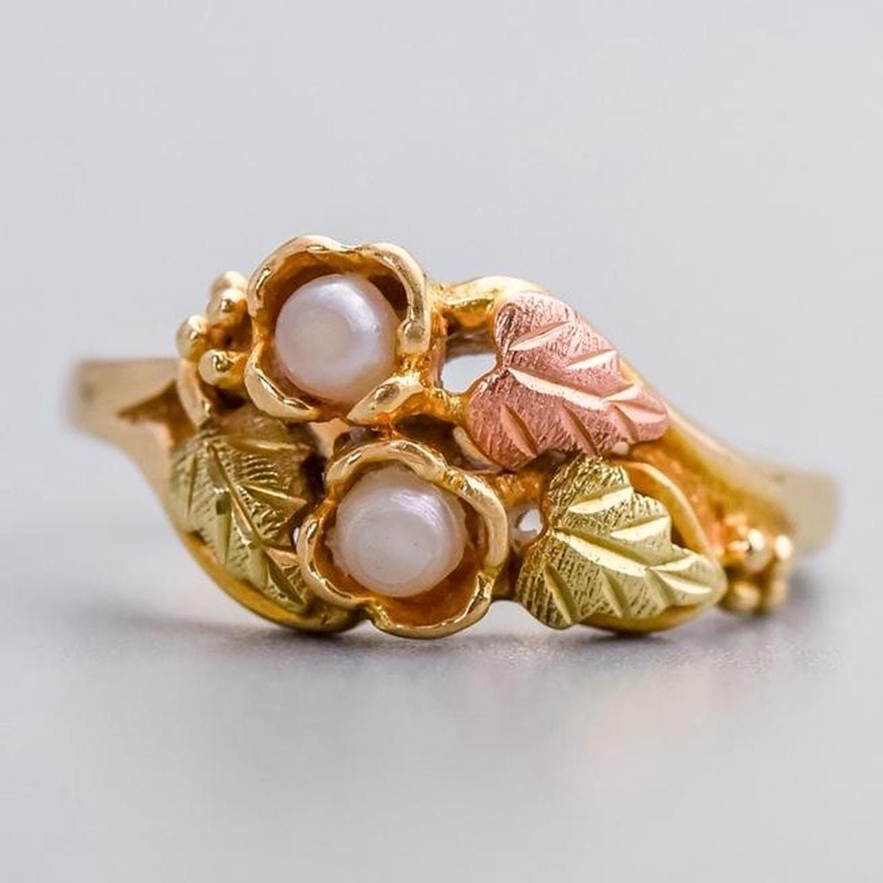10K Gold Multi-Tone Leaf & Pearl Ring