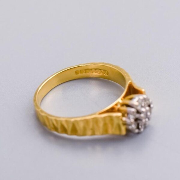18K Gold Diamond Cluster Ring