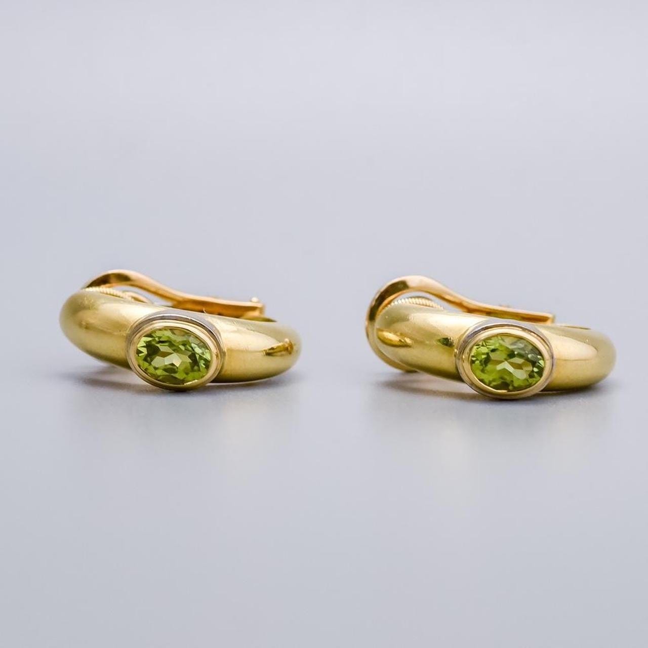 18K Gold Garrard Peridot Earrings